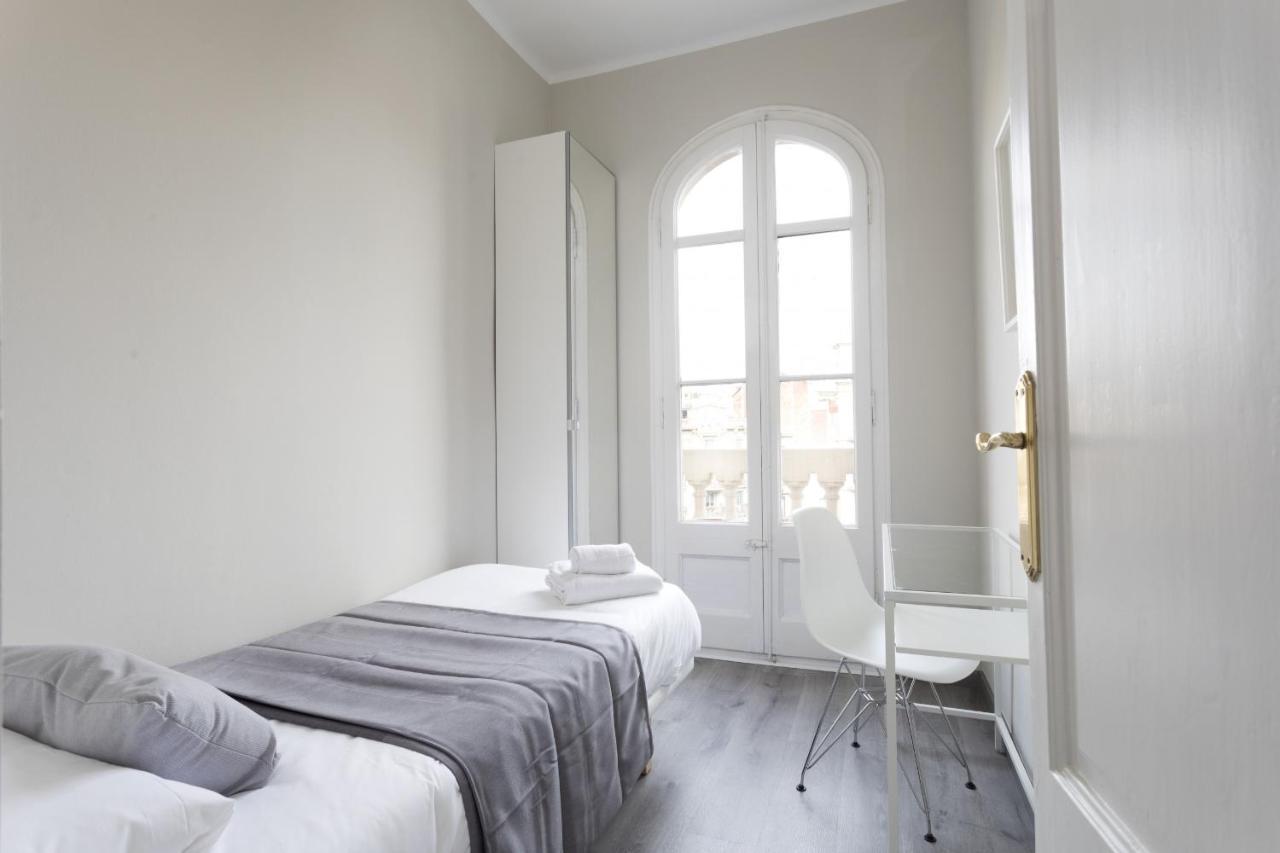 Priority Fira Apartments バルセロナ エクステリア 写真