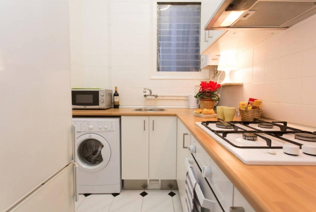 Priority Fira Apartments バルセロナ エクステリア 写真