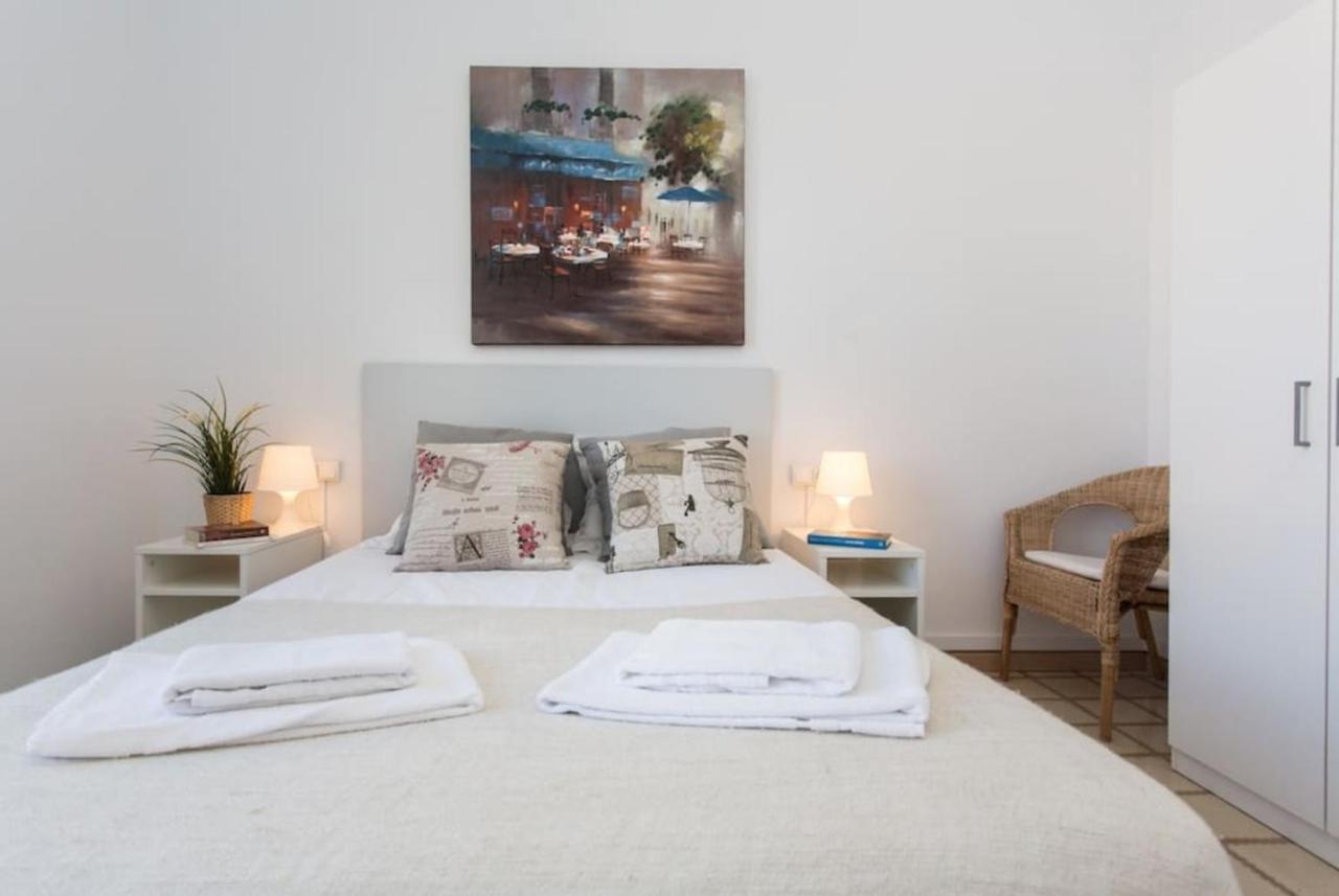 Priority Fira Apartments バルセロナ エクステリア 写真